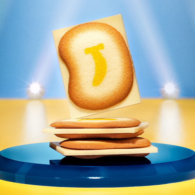 TOKYO BANANA Wonder Chocolate Sandwich Cookies 1